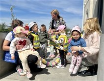 Návšteva seniorov a detí z jaslí v kultúrnom centre